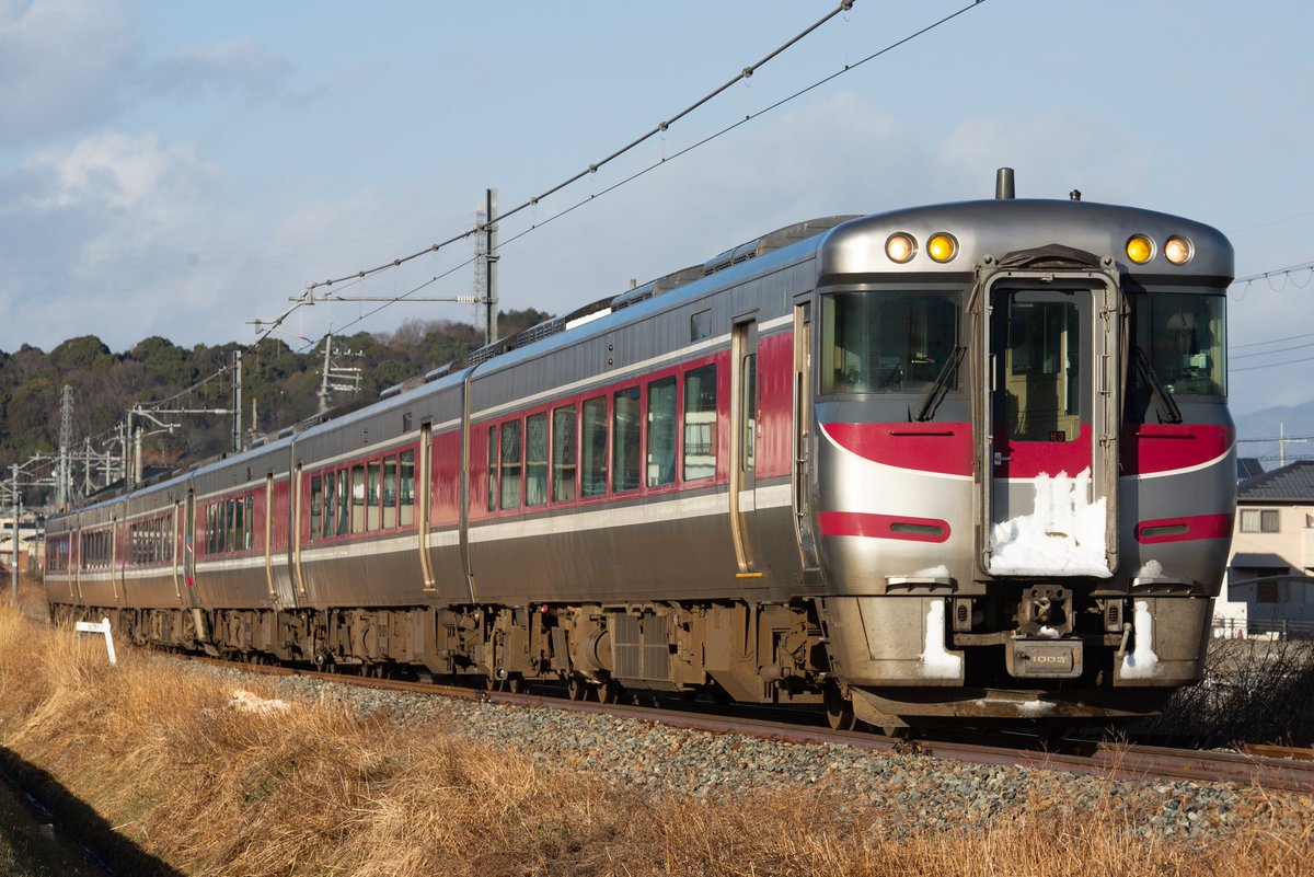 ef80_39's tweet photo. 出張侍、神戸へ。
今日はオフだったので、
マイブームの播但線へ。
雪が降ったり止んだりする中、
103系4連とはまかぜ4号は、
光線良好でした。
はまかぜは、少しながら着雪も。
ただ、寺前俯瞰のはまかぜは、
雪強すぎて何も見えませんでした…。 https://t.co/od1AzSbGaG