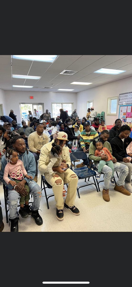 blacktwiterthrd's tweet image. A picture the media will never promote/support.