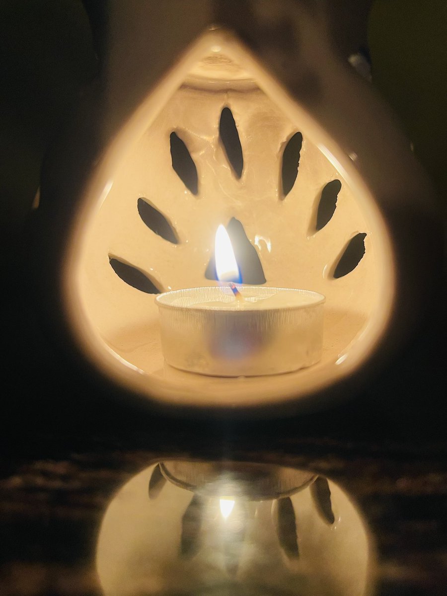 Esther Sassoon Joseph 🪬 tweet media