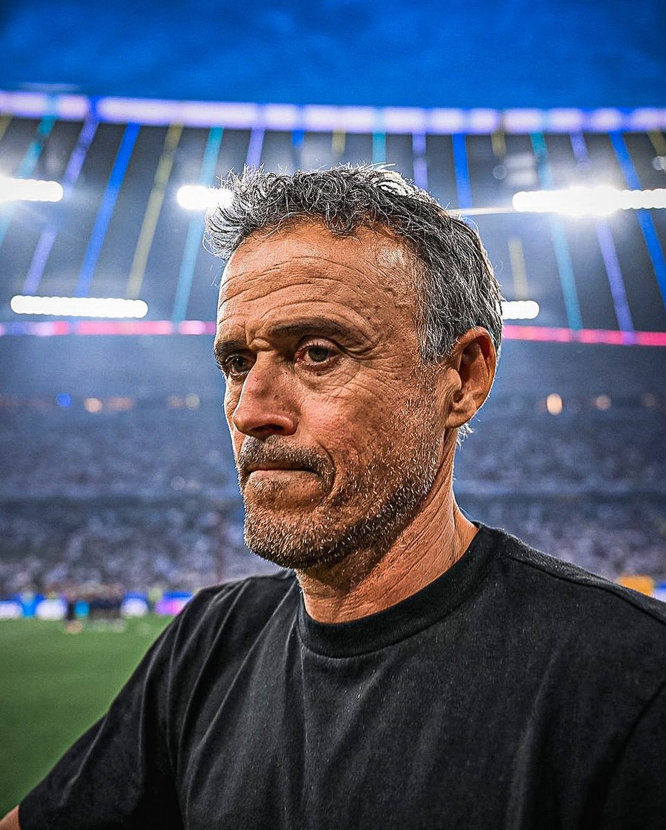 "Fuimos muy superiores, PERDIMOS PORQUE EL FÚTBOL ES UN DEPORTE DE MI*ERDA”.

Las palabras de Luis Enrique, luego de la derrota de Champions ante Sporting CP. 😅⚽️