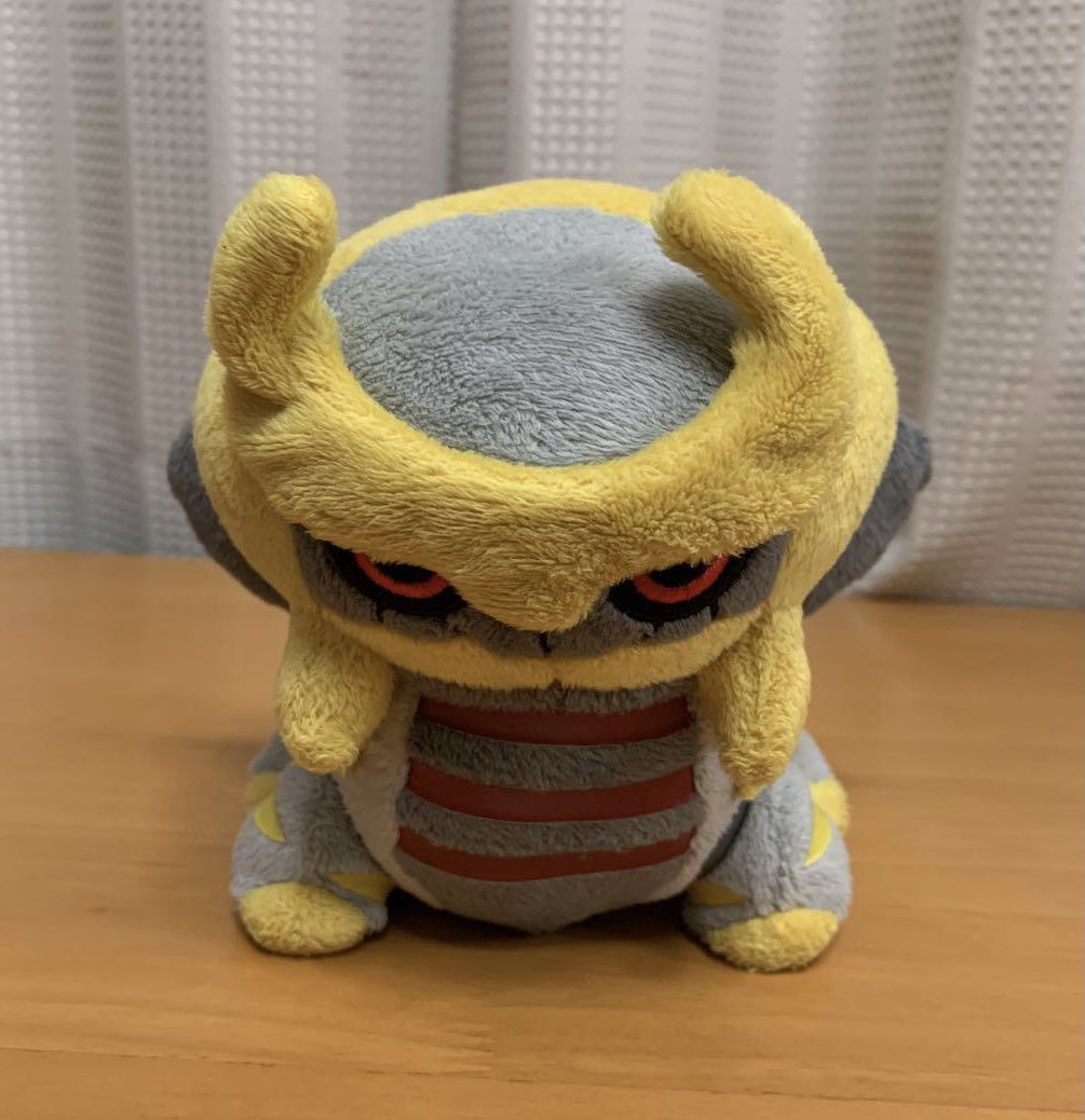 pokemon_twts's tweet image. he smol, he angy