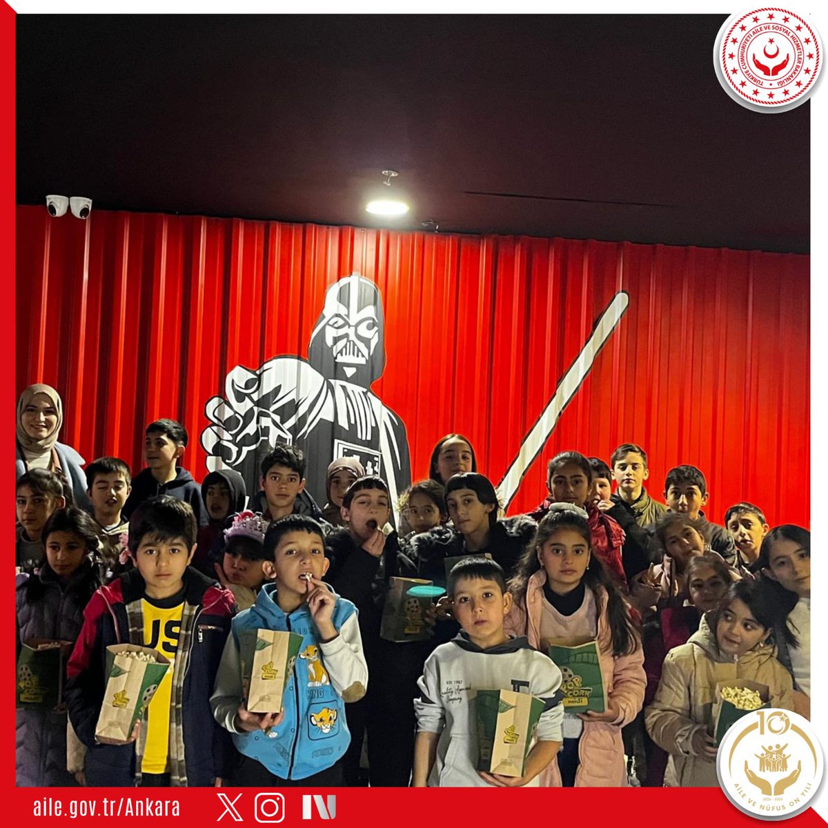 Ankaraashm's tweet image. Ara tatilde çocuklarımızla birlikte sinemada buluştuk! 🍿📽️

Çubuk Sosyal Hizmet Merkezi bünyesinde Sosyal ve Ekonomik Destek Hizmeti sunduğumuz çocuklarımızın gelişimlerini desteklemek ve tatili verimli geçirmelerini sağlamak amacıyla sinema etkinliği düzenlendi.

#SED