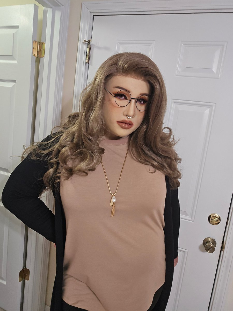 Samantha W tweet media