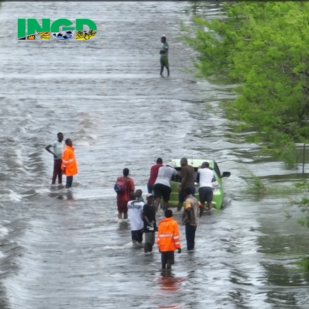 wfp_mozambique's tweet photo. 🌧️🚨 Amid heavy rains & floods, 164 people were rescued in Manhiça district by the Government of #Mozambique🇲🇿 #INGD thanks to alerts from Linha Verde 1458, the toll‑free humanitarian hotline led by @WFP.
#LinhaVerde remains a critical lifeline for communities at risk.
🇺🇳🤝🇲🇿 https://t.co/Y3keqZRzVn