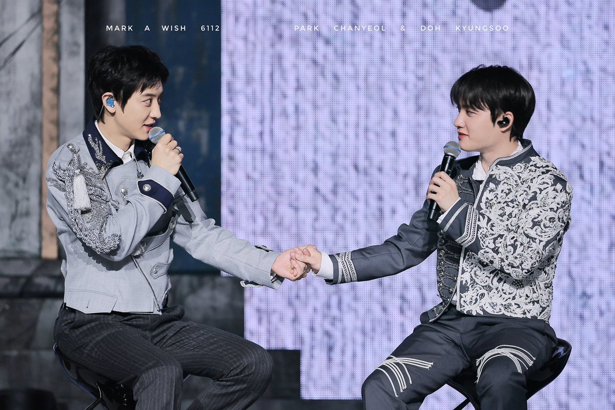 260119 He did….
#CHANYEOL #찬열 #EXO #KYUNGSOO #DO #디오 #경수 #찬디 #CHANSOO