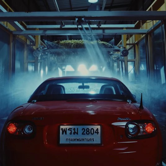 bloominmyblue's tweet image. เริ่ดนะ ถึงแม้เราจะอยู่ใน post modern era ที่ทุกอย่างไม่ต้องมีความหมายก็ได้ แต่ป้ายทะเบียนรถ พรม = พั้นรักแมว, 2804 วันเดบิวต์พี่ๆ พ้อกสีน่ะ 

PROXIE DON’T RUSH MV OUT NOW
#PROXIE_ไม่รีบงับป๋ม