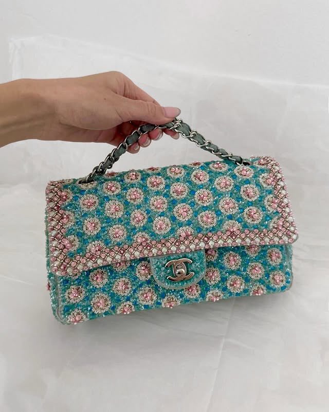 modelsdiaryy's tweet image. chanel cruise 2014 beaded bag, sourced by into archive