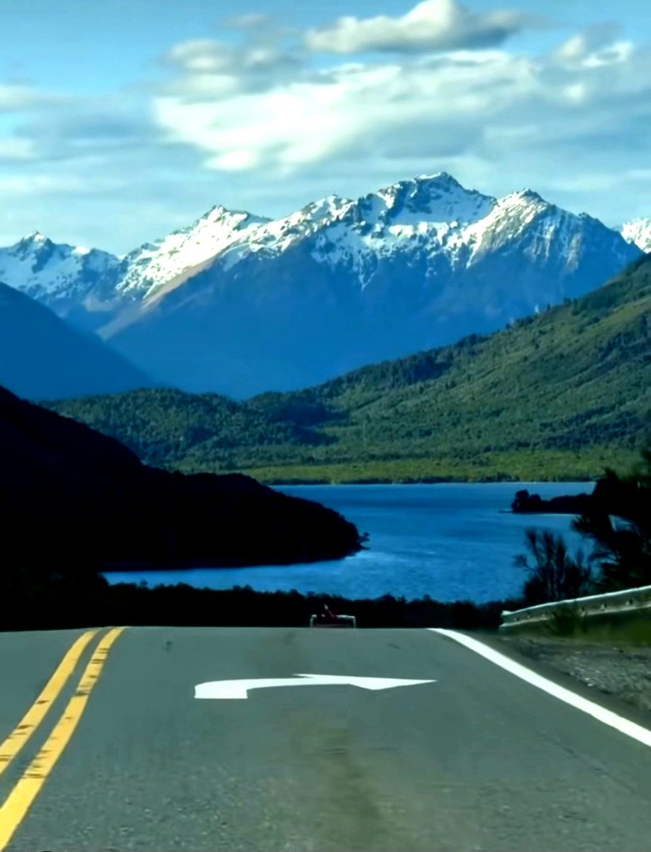 ¡Buen día! ¡Un paisaje de ensueño! Ruta 40 entre El Bolsón y Bariloche. 
Patagonia 🇦🇷🧉☀️🍀