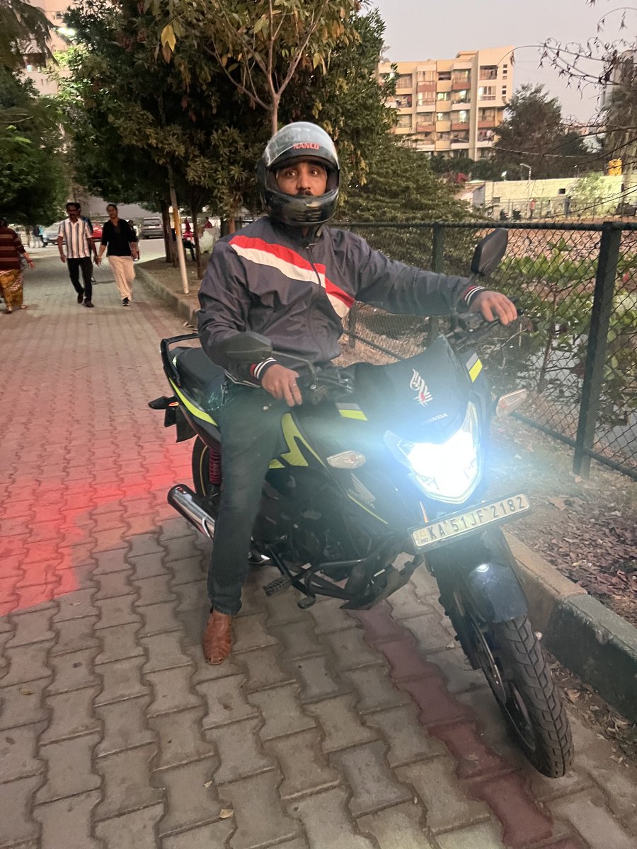 ⁦<a href="/GBAChiefComm/">Maheshwar Rao.M, IAS</a>⁩ ⁦<a href="/caleb_friesen/">Caleb</a>⁩ ⁦<a href="/arunpaiblrwalks/">arunpai.theblrwalksguy</a>⁩ ⁦<a href="/hsrltrafficps/">HSR LAYOUT TRAFFIC BTP</a>⁩ #sspaly lake walkway is flodded by 2 wheelers daily, people are unable to walk peacefully