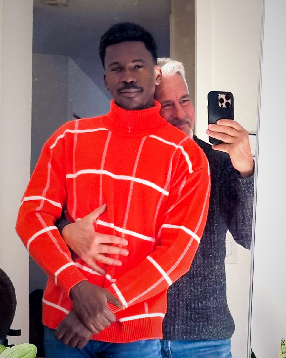 Cozy with my person ❤️🥰
#GOLD #softlife #CoupleVibes