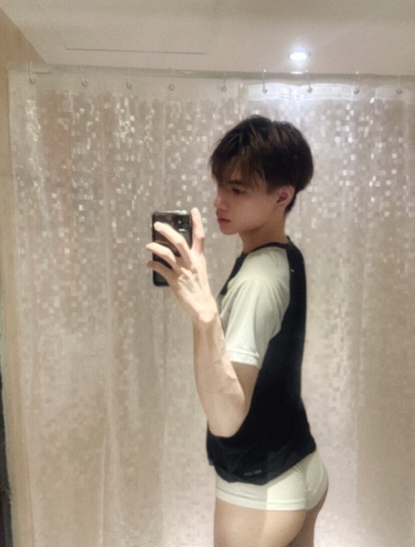 B Ø S S tweet media