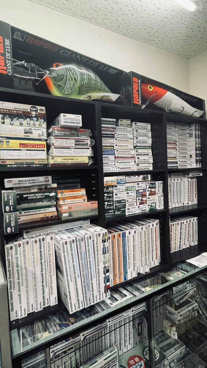 まーバタバタでなかなか進まず 商品は揃い始めてますー なんせ始まりは