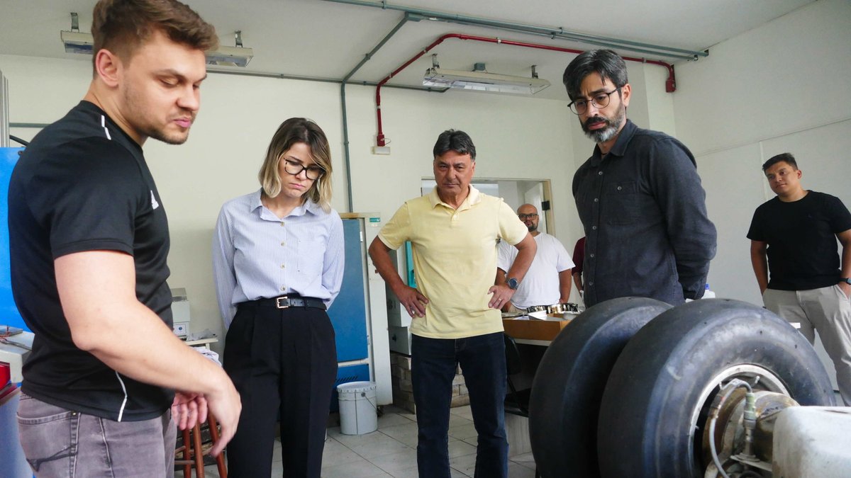 LabtransUFSC's tweet image. Equipe do DNIT realiza visita técnica ao LabTrans para tratar de projetos em andamento e novas parcerias
O LabTrans/UFSCrecebeu, no dia 20 de janeiro, a visita técnica de representantes da Coordenação de Engenharia de Trânsito (CET), vinculada à Coordenação-Geral de Operações…