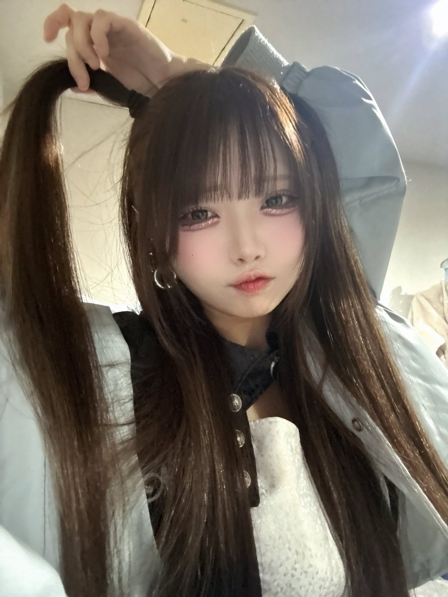 tokiusa_naru's tweet image. 今日もありがとう！水曜やから平日のまんなか！
歌えて会いに来てくれてなるはいい一日になったけどみんなはどうー？💭

あんまりしないハーフツイン（長め茶髪）でした🙋‍♀️