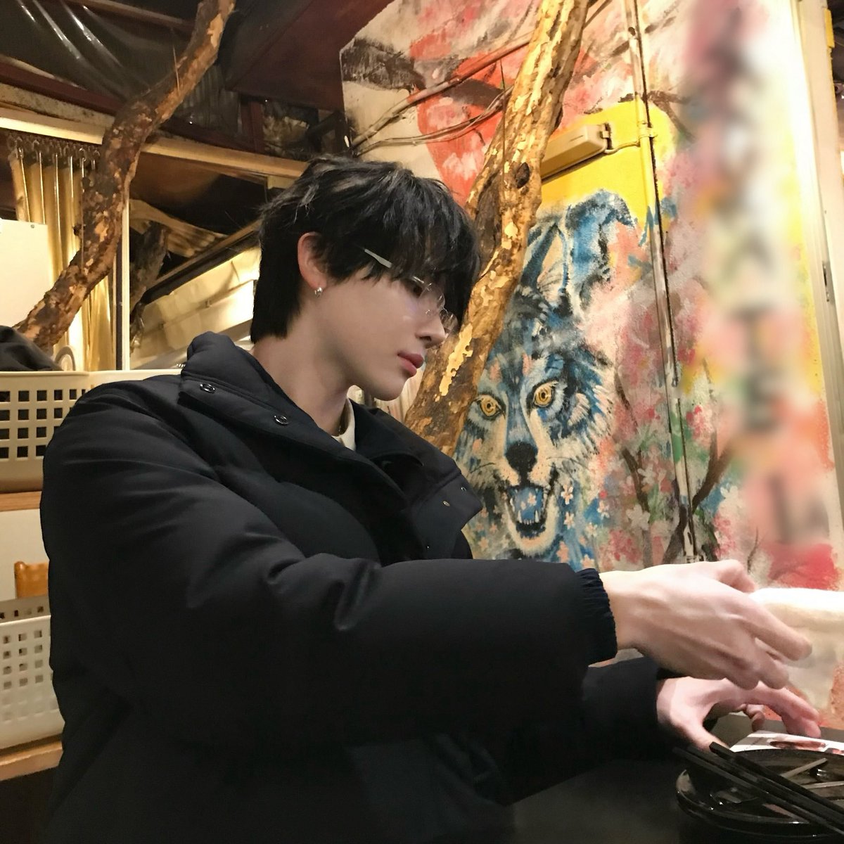 todayzip's tweet image. 니코님 한창 프레피룩에 빠진 거 아는 사람... 나 너무너무 좋아해서 매일 행복했는데 어느순간 싹. 사라져서 눈물로 한강 만든거 아는사람...