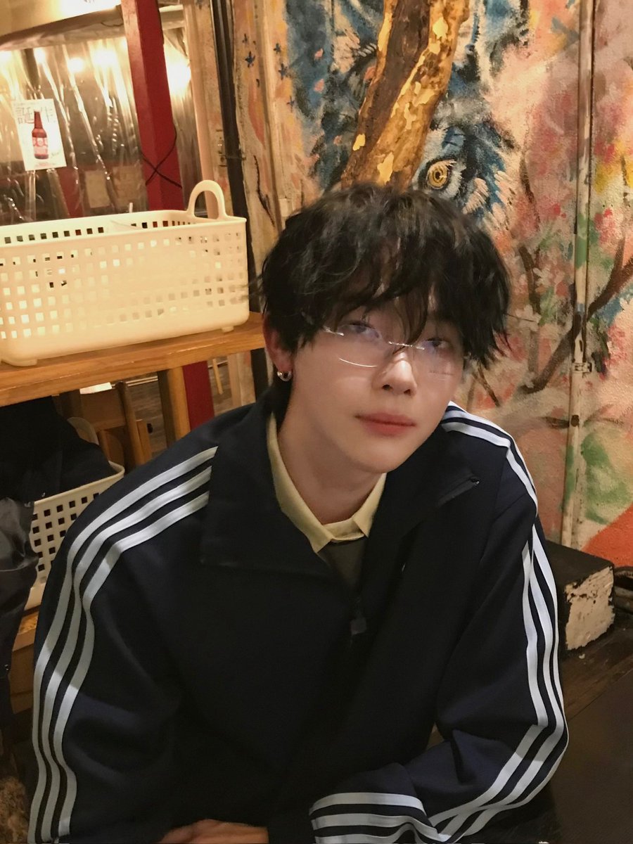 todayzip's tweet image. 니코님 한창 프레피룩에 빠진 거 아는 사람... 나 너무너무 좋아해서 매일 행복했는데 어느순간 싹. 사라져서 눈물로 한강 만든거 아는사람...