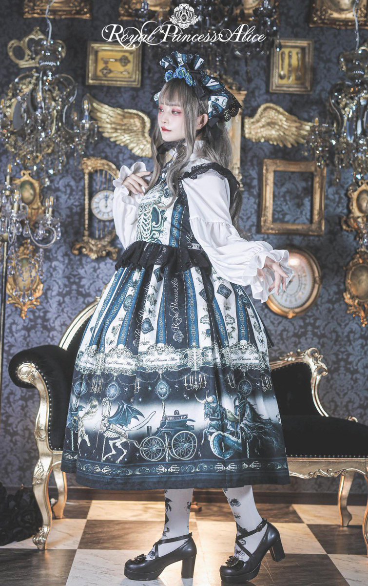 nodonisasaru's tweet photo. 〖 お知らせ 〗
ゴシック&amp;ロリータブランドのRoyalPrincessAlice様とテキスタイルコラボさせていただきました。
不思議なメリーゴーランドがあなたを悪夢へと誘います🎠
┈┈┈┈┈┈┈┈
1/24(Sat.) 22:00〜
ロイプリ様official通販にて先行ご予約開始
https://t.co/h3KKTMSqhY
┈┈┈┈┈┈┈┈ https://t.co/z59KX5eoUh