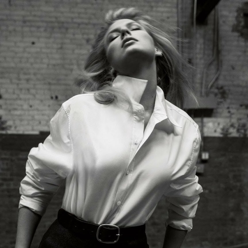 theswiftmuseum's tweet photo. Taylor Swift becomes the youngest female inductee in the history of the Songwriters Hall of Fame, securing a first-ballot induction as she enters her 20th year in music, according to the organization. https://t.co/TA8zZblMvj
