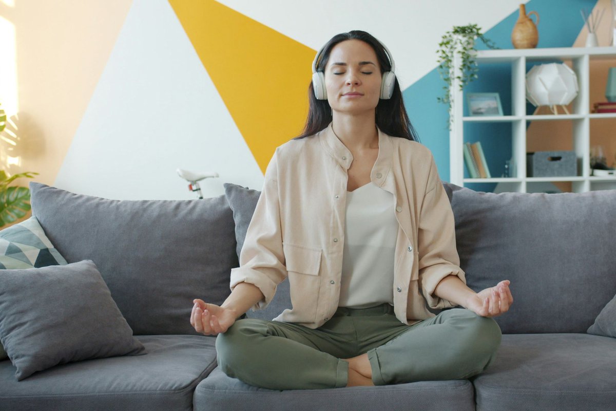 Learn how people are tapping into #calmtechnology and what it can do for your peace of mind. Read more!designerly.com/calm-technolog…
