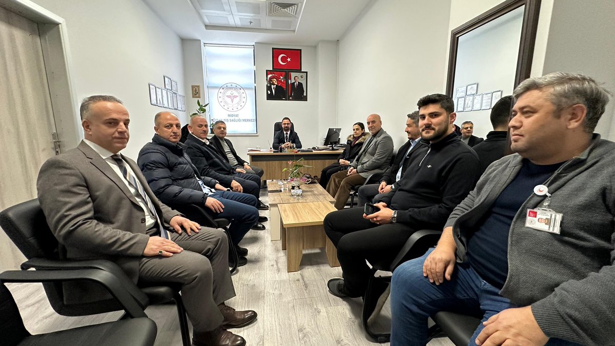 Mardin İl Sağlık Müdürümüz Uzm. Dr. Saffet YAVUZ, Hizmet Başkanlarımız ile birlikte Midyat Devlet Hastanesi ile Midyat Ağız ve Diş Sağlığı Merkezini ziyaret etmiştir. Ziyaret kapsamında her iki sağlık tesisinde sunulan hizmetler yerinde değerlendirilmiş, sağlık hizmetlerinin