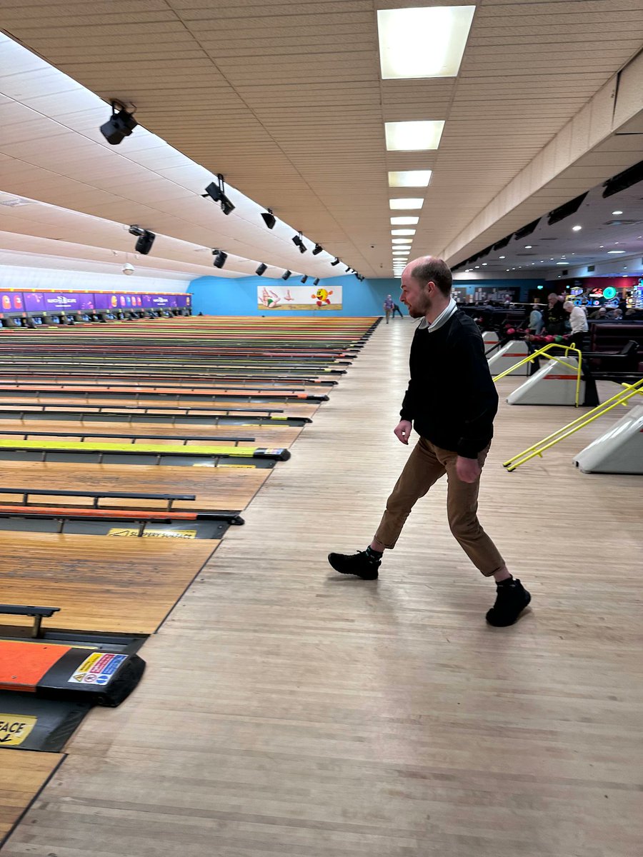 Cascade_Peters's tweet photo. Elliot enjoyed a game of bowling, followed by a leisurely stroll home. https://t.co/mKDMVNkJI3