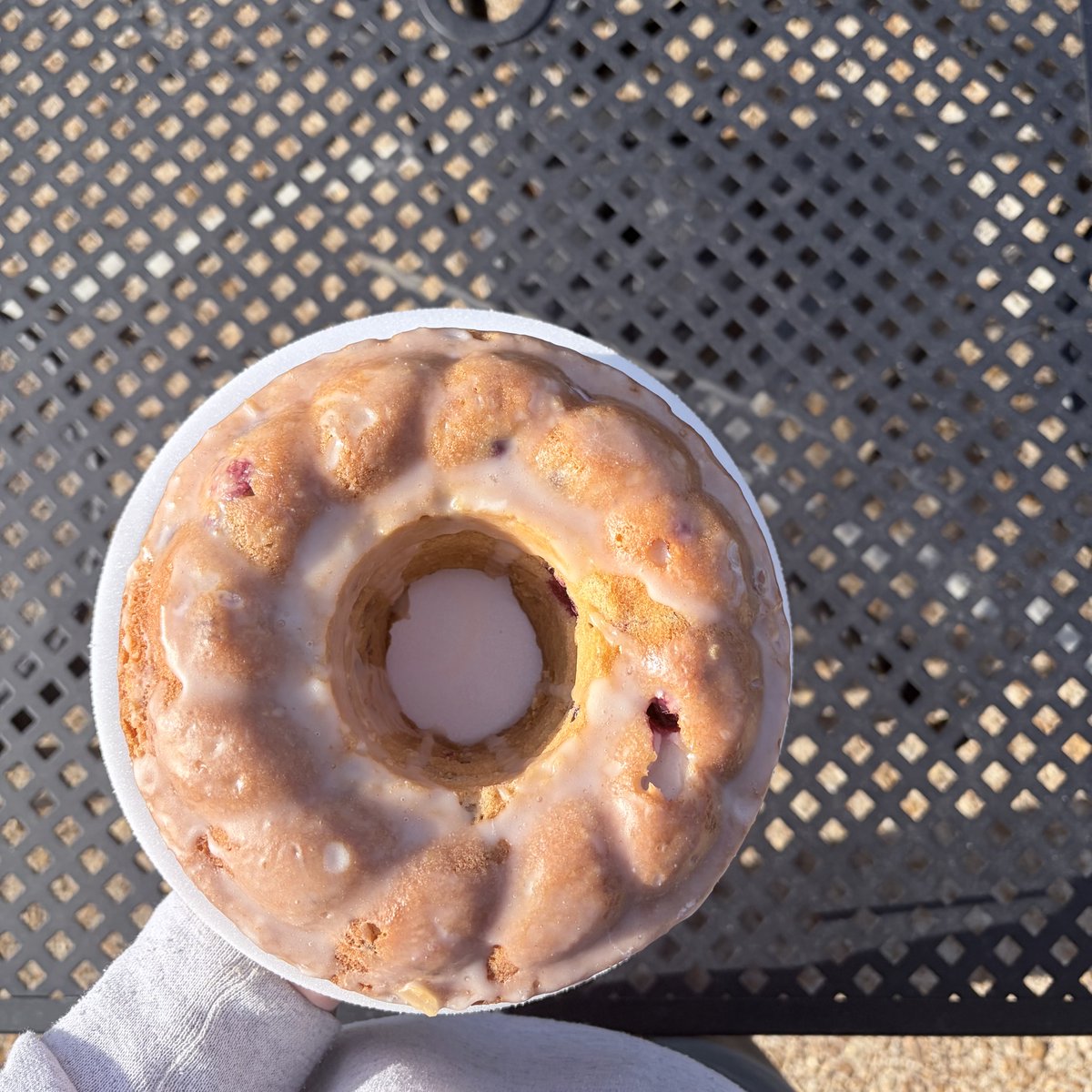 HelferPastries's tweet photo. Cranberry Orange Bundt Cake on feature this week!
Moist orange pudding cake swirled with cranberry and nuts, topped with a light glaze!
Be sure to swing by and grab a sample!

#pastries #cookies #cakes #pies
#familyowned #helferspastries https://t.co/vYdByNHvls