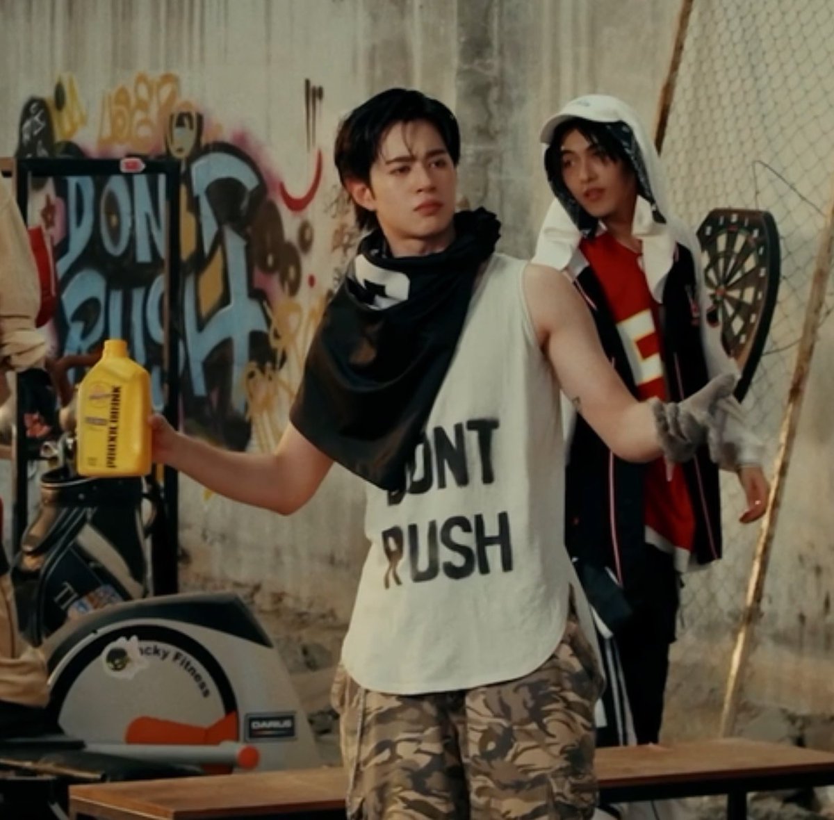 ayoorangeboy_'s tweet image. พี่กันเป็นมีมอีกแล้ว งงงับป๋ม

PROXIE DON’T RUSH MV OUT NOW
ᰔᩚ🧡 #PROXIE_ไม่รีบงับป๋ม
⁺˖°ʚ #PROXIEGun #PROXIEth ɞ°⁺˖