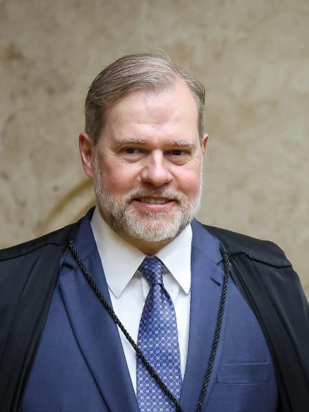 deltanmd's tweet image. Com o Toffolão, o STF vive a sua pior crise de imagem desde a Vaza Toga

Se Moraes violando direitos já era ruim, o que dizer de familiares de ministros lucrando milhões com gente investigada pelo próprio STF?

Só que Toffoli já avisou: não vai largar o osso do Banco Master