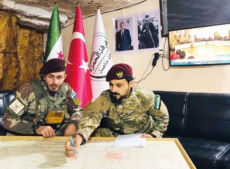 Suriye'de Süleyman Şah topraklarını işgalden kurtaran Türkmen Komutan Seyf Polat:

“TÜRK DÜNYASINA ARMAĞAN 
OLSUN” DEDİ.