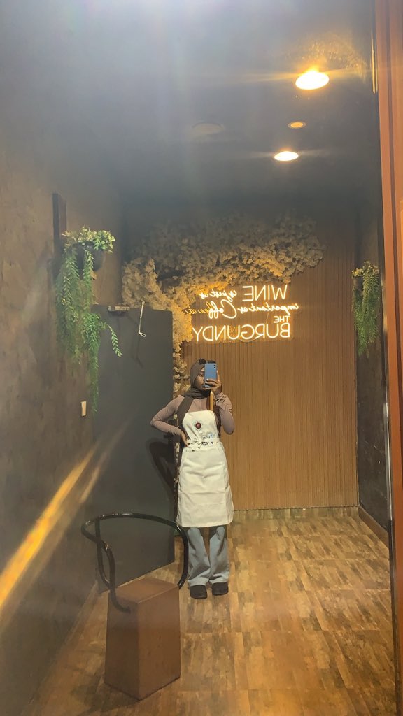 Atilolahafeezah's tweet photo. Dreaming of becoming a pastry chef, and now it's happening at Reddish Chronicles. Excited to learn, unlearn and relearn. Alhamdulilah🥳 https://t.co/khcVxxhLoW
