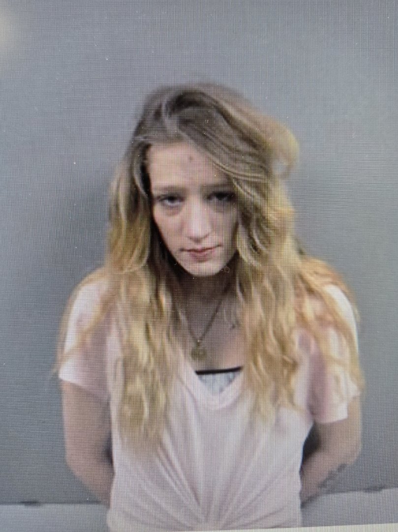 HPS #WantedWednesday suspect - Kendal TOMES, 28, LKA - Wroxeter. Wanted for Fraud Under x 2, Uttering Counterfeit Money x 2 and Possession of Counterfeit Money. Anyone with information on her whereabouts is asked to contact HPS or <a href="/CrimeStoppersGB/">Crime Stoppers GB</a>.