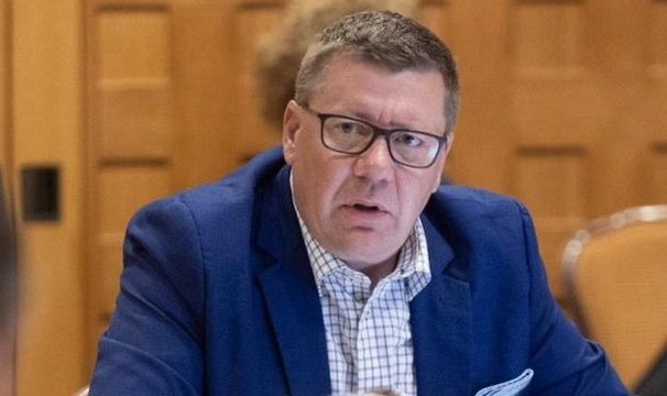 mindingottawa's tweet image. Feds' 100% tariff on Chinese EVs was untenable @PremierScottMoe tells reporters, denies Saskatchewan was winner in Beijing trade talks at the expense of Ontario: "That is just simply not a true statement."  
blacklocks.ca/calls-china-ev… #cdnpoli #skpoli