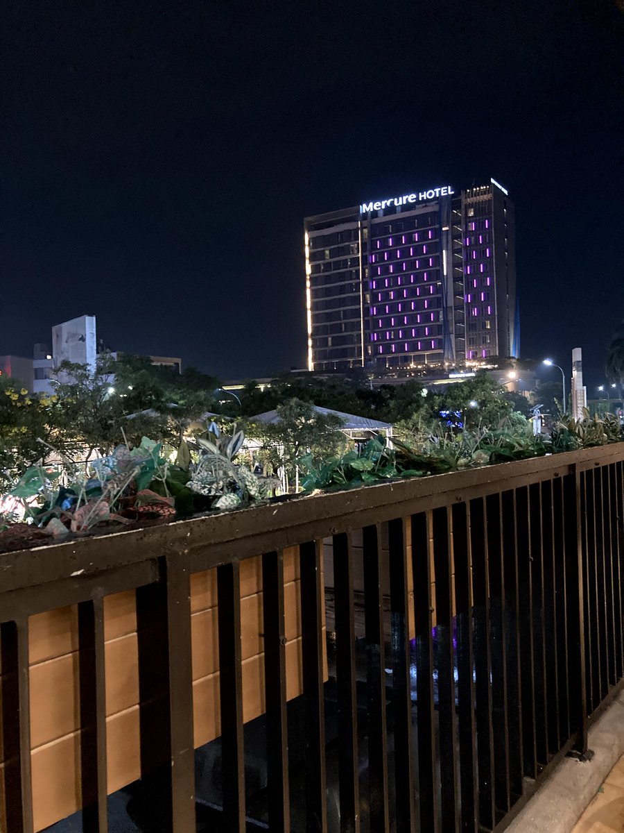 Jessymitte's tweet image. Cari om om. Lol