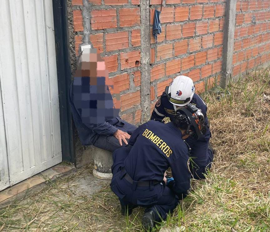 ✓ 16:12 | Atención Prehospitalaria Vereda Manga Arriba (Sector Las Mulas) – Personal APH evalúa paciente en afueras de vivienda y traslada a Hospital San Rafael de #Girardota sin complicaciones. #Emergencias