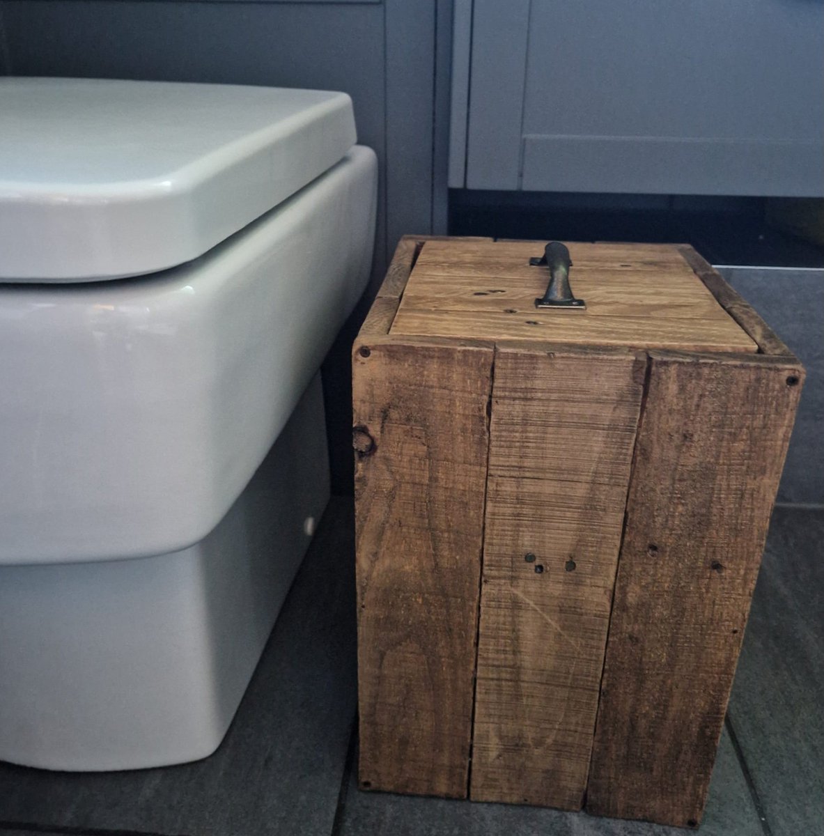 Original4UU's tweet photo. Check out Wooden Handmade Rustic Trash Bin small https://t.co/LZffzJlLvB #eBay via @eBay_UK https://t.co/SH0vTZLl1p
