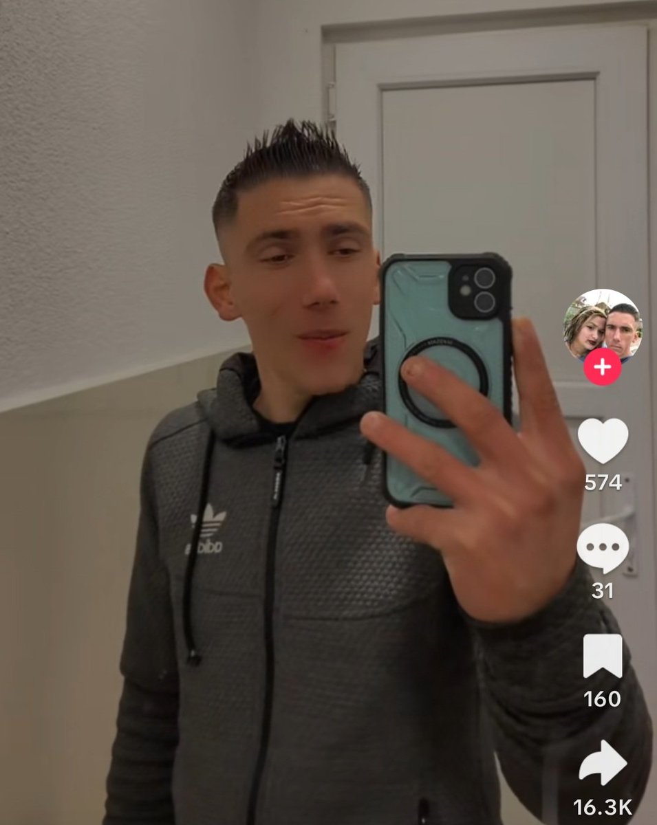 Bro reads the markets from his hair