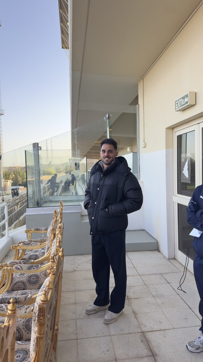 #الفيصلي_أبها
#دوري_يلو 
تواجد مدافع أبها افونسو تايرا مع الفريق رغم الايقاف