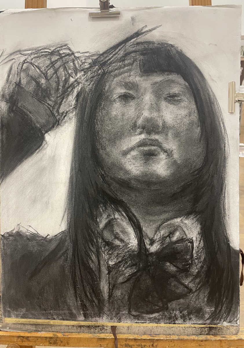 描き途中！自画像木炭!!!