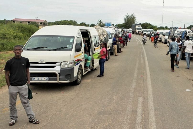 clubOmozambique's tweet image. Mozambique: Maputo cut off by floods, desperate travellers unable to continue trips

#Mozambique #TravelUpdate #TransportNews #RoadClosures #Connectivity 

clubofmozambique.com/news/mozambiqu…