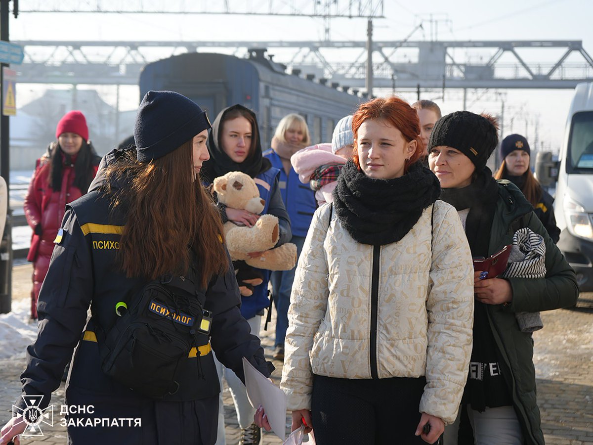 600.000 inwoners hebben steenkoud Kyiv inmiddels verlaten, hoofdstad lijkt onleefbaar te worden door Russische aanvallen nieuwsuitoekraine.blogspot.com/2026/01/600000… #oekraine #rusland #oorlog #kyiv