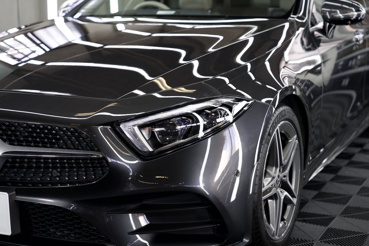 DopeDetail's tweet photo. Mercedes Benz CLS 220d

◆鏡面研磨
◆Ultra Coat MAGNITE
◆KAMIKAZE COLLECTION WINDOW COAT2.0

「映り込みと艶感を最大限引き出す仕上がりに」

当店は新車、経年車、国産車、輸入車
どんなお車でも施工可能です。

価格についても、ご予算に合ったご提案をさせていただきます。

当店の取り扱いコーティングの特徴や、施工日数など、ご不明点あればお気軽にDMください！