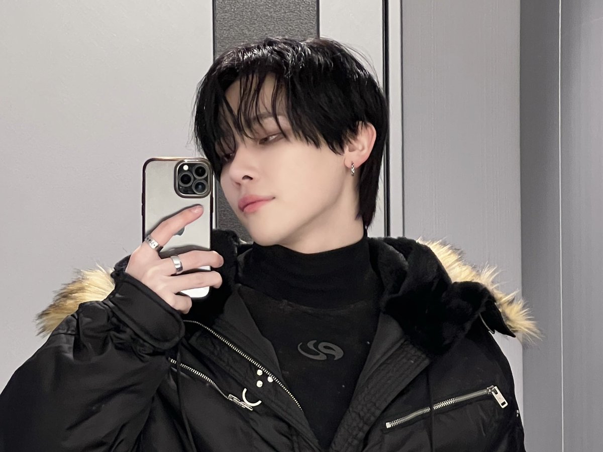 todayzip's tweet image. 니코님 좋은 점 말하기
- 추구미와 본체가 찰떡임 ㄷㄷ
- 언어천재임 ㄷㄷ
- 인상 너무 쎄ㅠㅠ 하자마자 후부붕ㅇ 표정 보여줌 ㄷㄷ
- 운동 안해도 어깨 1메다 ㄷㄷ
- 성형외과에 이대로 턱 깍아주세요 하면 님 죽어요 소리 듣는 턱 가지고 잇음 ㄷㄷ ...더보기