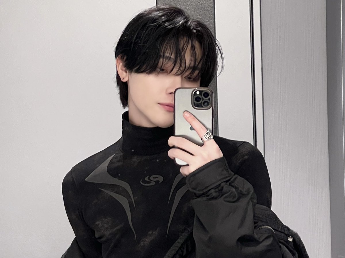 todayzip's tweet image. 니코님 좋은 점 말하기
- 추구미와 본체가 찰떡임 ㄷㄷ
- 언어천재임 ㄷㄷ
- 인상 너무 쎄ㅠㅠ 하자마자 후부붕ㅇ 표정 보여줌 ㄷㄷ
- 운동 안해도 어깨 1메다 ㄷㄷ
- 성형외과에 이대로 턱 깍아주세요 하면 님 죽어요 소리 듣는 턱 가지고 잇음 ㄷㄷ ...더보기