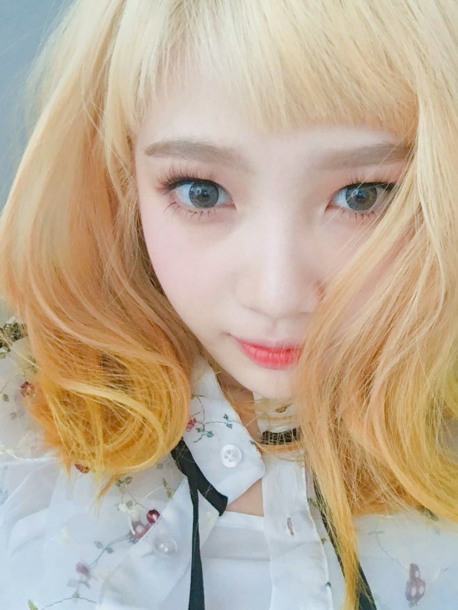 joyisthetics's tweet photo. russian roulette blonde era joy was so PEAK https://t.co/tiQ03c4SIV