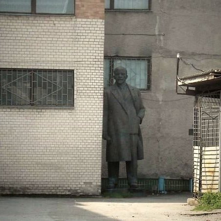 Psst.

Ey, chaval. ¿Quieres que te cuente algo que no quieren que sepas?

Los ricos son los auténticos vividores de PAGUITAS.