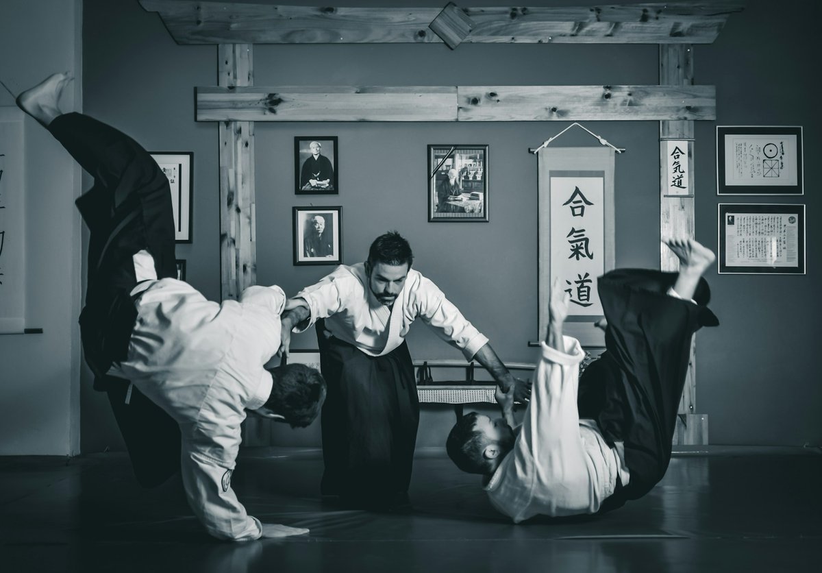 ZanshinSoftware's tweet photo. O Aikido é frequentemente descrito como uma das artes marciais mais complexas e profundas do Japão. Fundada por Morihei Ueshiba. Veja mais no blog do DojoWeb: https://t.co/4Xz8YH6dMU

#aikido https://t.co/EUshQDWA5Z