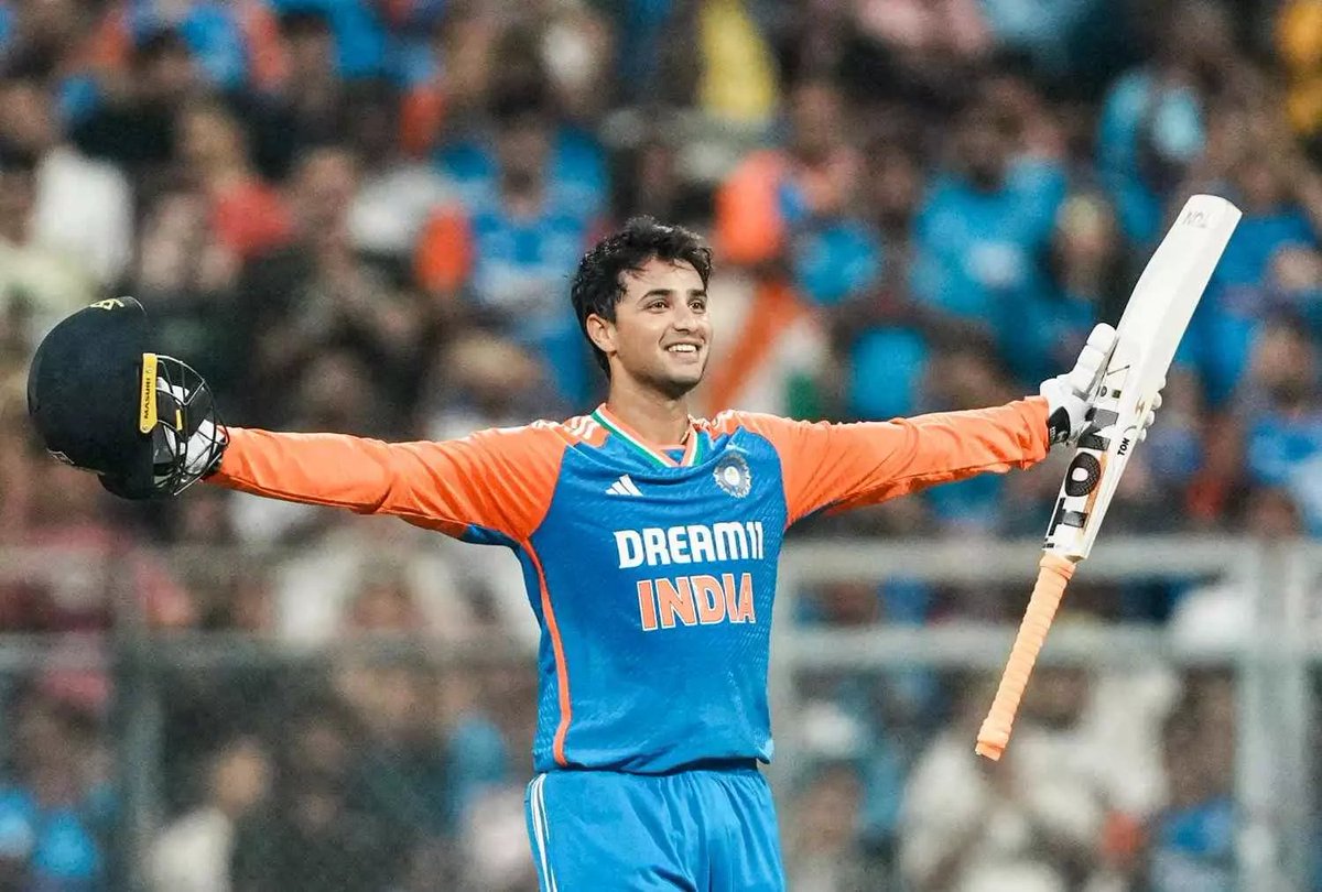 Aaysha4you's tweet photo. If Abhishek Sharma hits a half century today. I will paytm 2000 to one person who likes, comment and follow me . https://t.co/He5ozutLfO