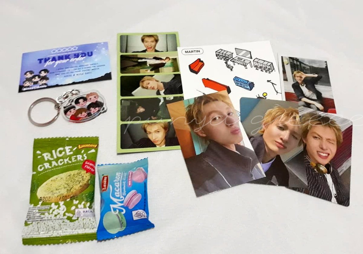 luvedwmartz's tweet photo. first time ikut sharing sama @cortisbluestar thank u bgt kakk udah bantu bawa pulang martin hehee >< sebenernya udah nyampe sejak hari sabtu baru inget blm aplot testi✌🏻freebies nya lucuuu (⁠っ⁠˘̩⁠╭⁠╮⁠˘̩⁠)⁠っ https://t.co/QIPOnRHxE4