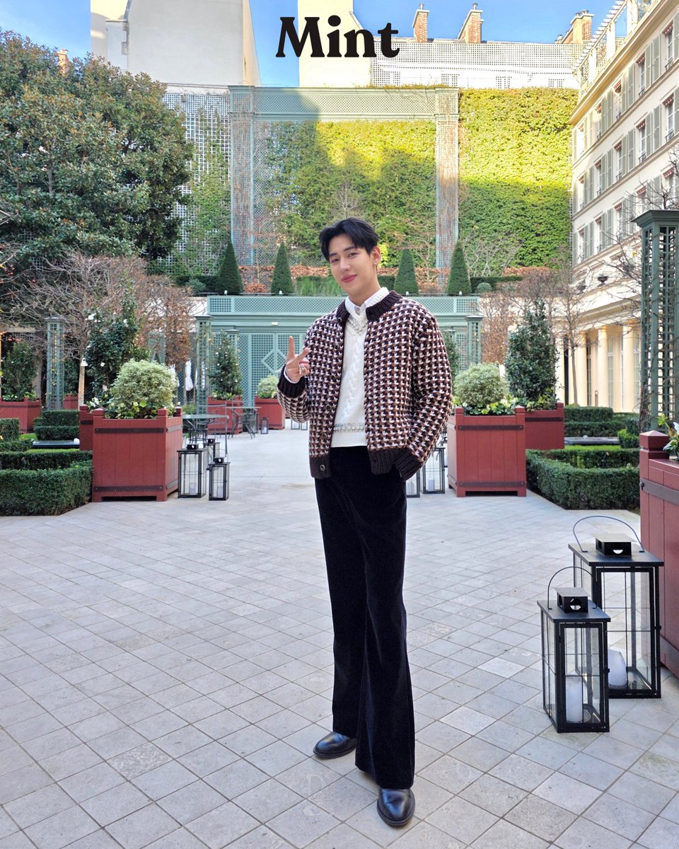 mintmag_th's tweet image. ดีต่อใจเต็มร้อย! #MintReports เสิร์ฟความหล่อของหนุ่ม #BamBam House Ambassador ของ Louis Vuitton ในวันสบายๆ หลังร่วมโชว์ Louis Vuitton Men’s Fall-Winter 2026 ที่จัดขึ้นเมื่อคืนที่ผ่านมา ณ ปารีส ฝรั่งเศส มาให้ชมกัน 💚

LV WITH BAMBAM IN PARIS
#BamBamxLVMenFW26
#LouisVuitton…