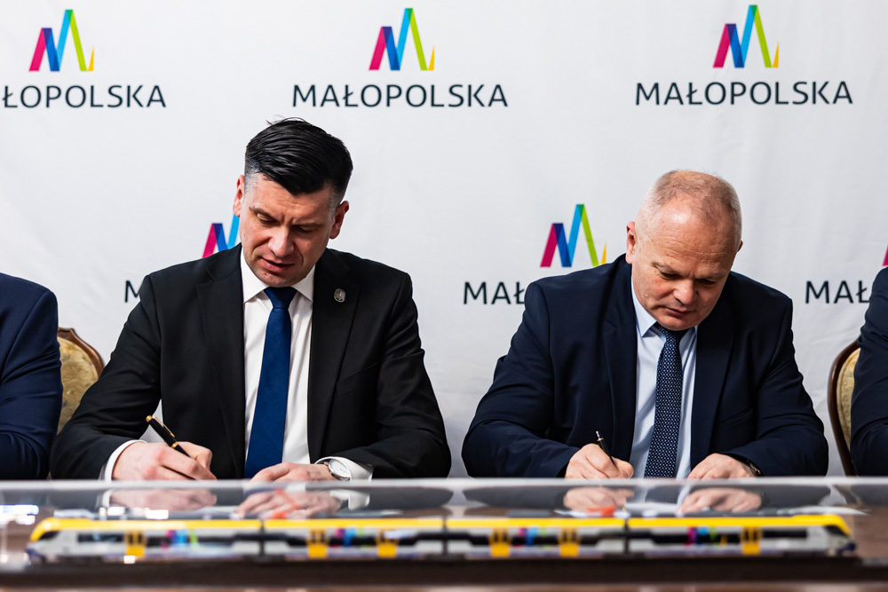 Koleje Małopolskie tweet media